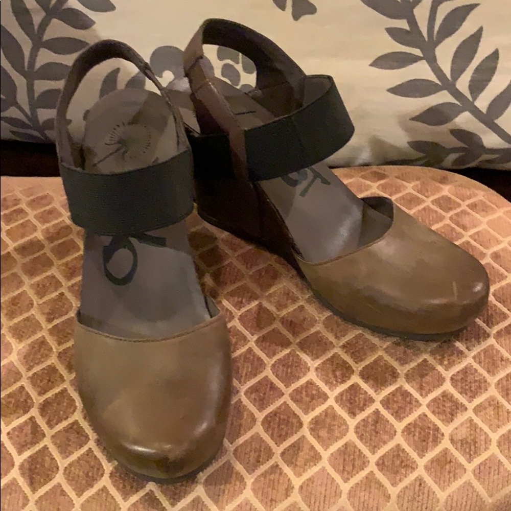 OTBT wedge heels